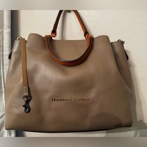 Dooney & Bourke Taupe Large Barlow